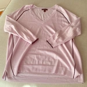 Merino Wool V Nevk sweater size small